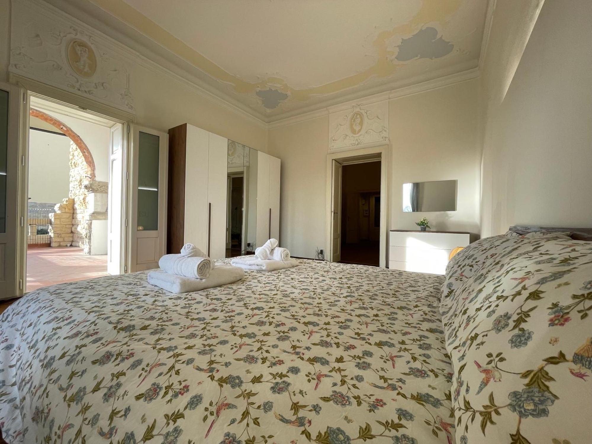 Bg Central Royal Suite Con Parcheggio - Vista Citta Alta Bergamo Exterior photo